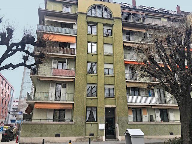 Appartement de 2.5 pièces au rez-supérieur avec balcon. 41m2 environ.