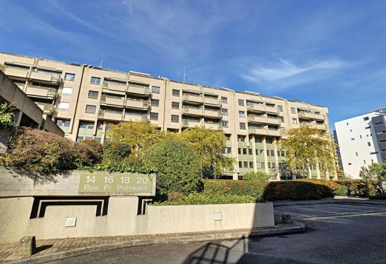 Place intérieure au 2ème sous-sol: CHF 195 .- + TVA
