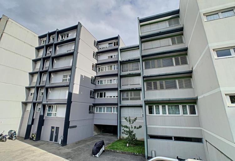 Place de parc extérieure no 14