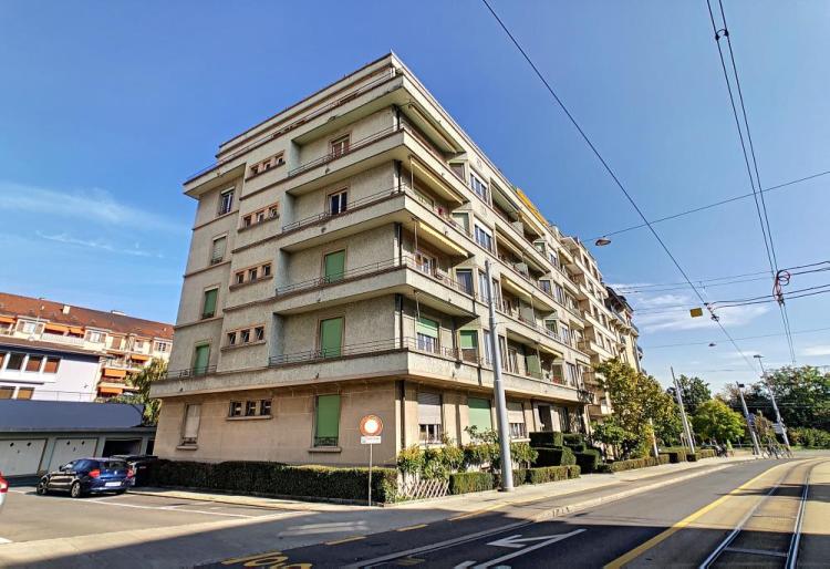 Parking extérieur d'environ 5x2m Loyer CHF 200.-