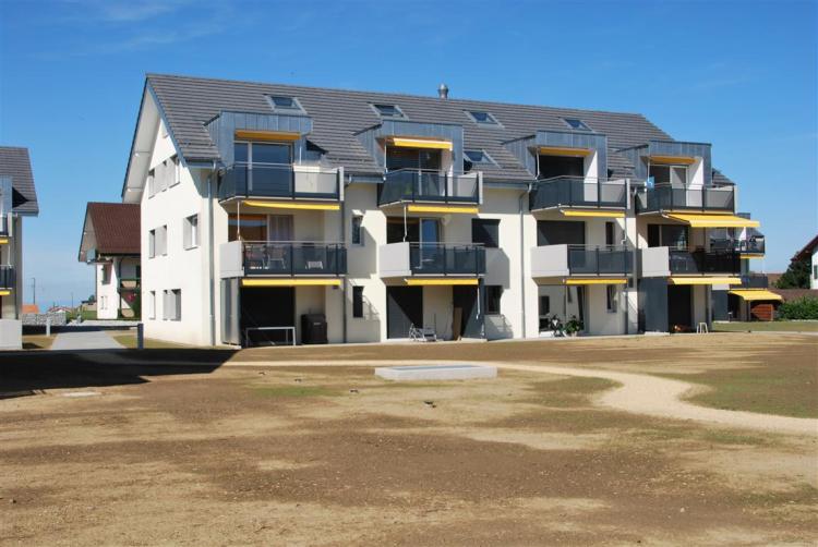 Charmant appartement de 2 pièces en duplex dans les combles avec balcon