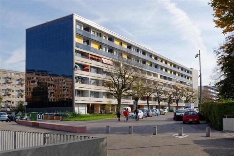 Box fermé en rez extérieur